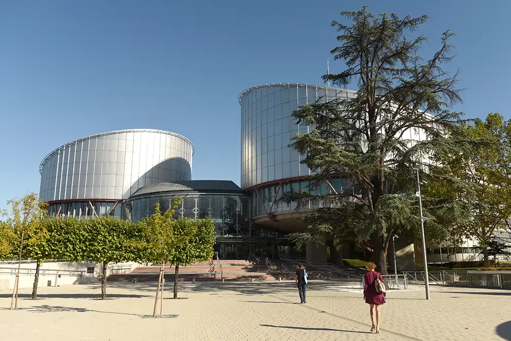 entrée de la cour européenne des droits de l'homme